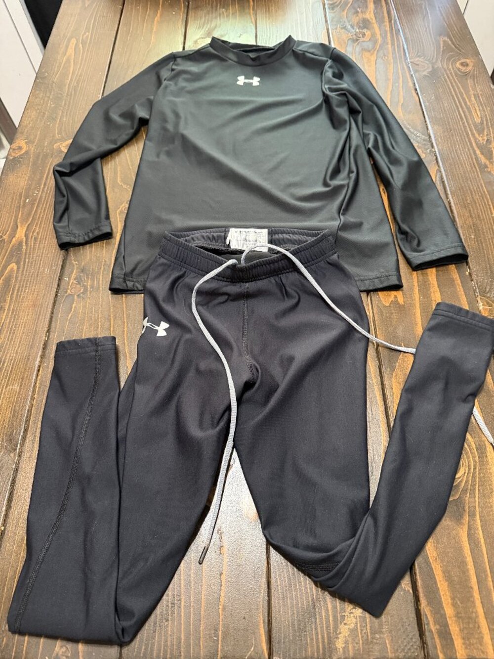 Under Armour Youth Base Layer Set – Youth XL Top & Youth Small ColdGear Bottoms